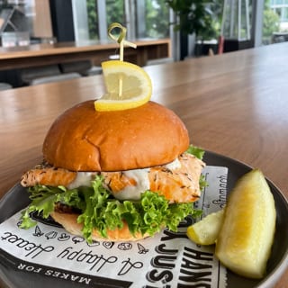 SALMON SANDWICH