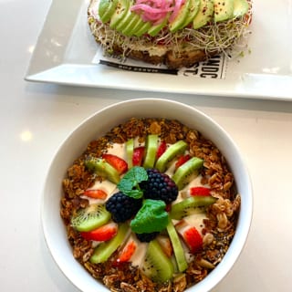 Yogurt & Granola Bowl (GF)